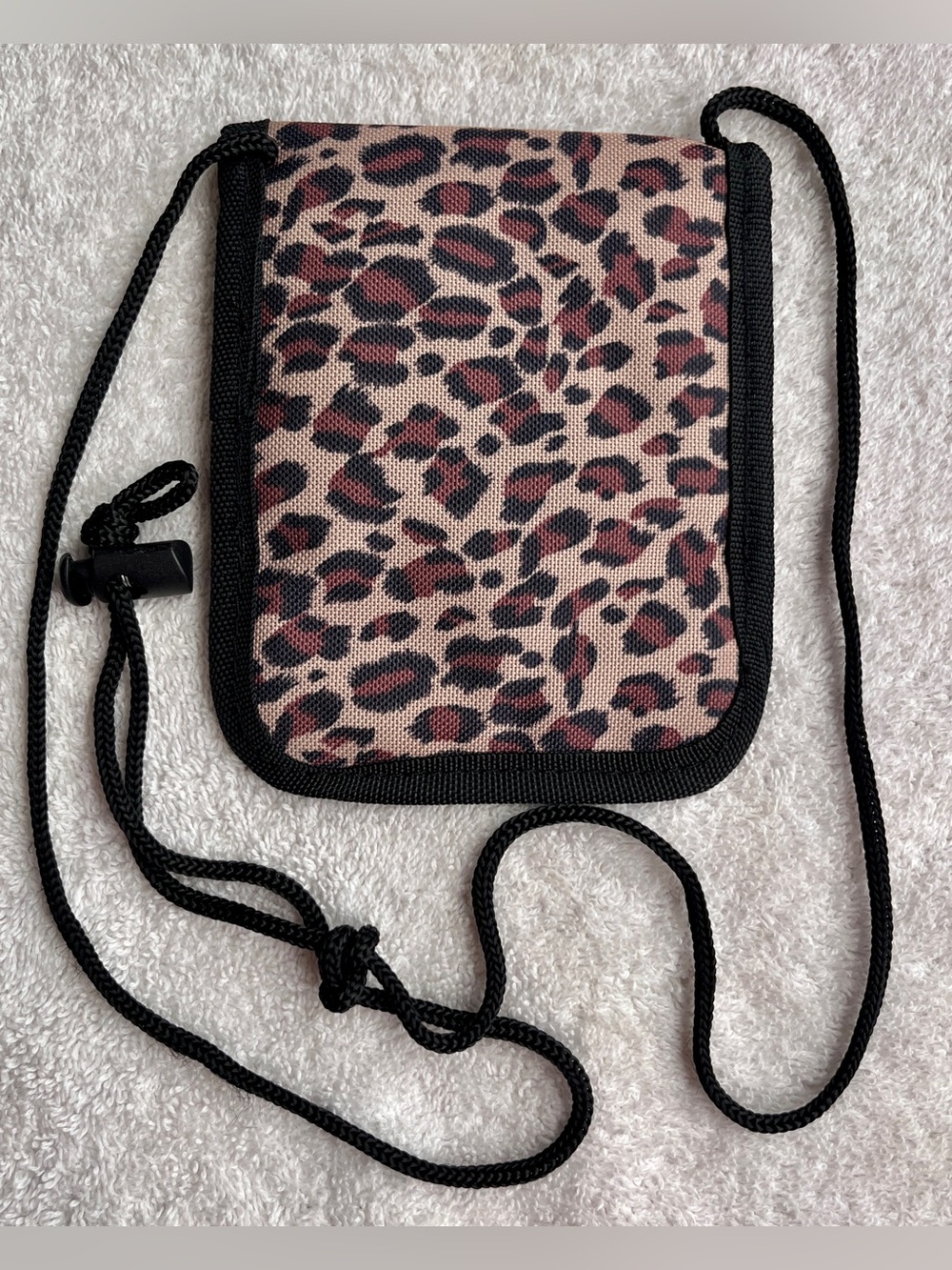 Heys Travel mate neck lanyard cheetah travel organizer/wallet unisex NWOT - Picture 3 of 7